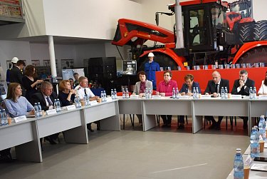 Усилить контроль за охраной труда